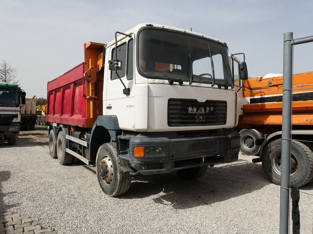 MAN TGA 33 33.364 AK - Camion benne: photos 4 MAN TGA 33 33.364 AK - Camion benne: photos 4