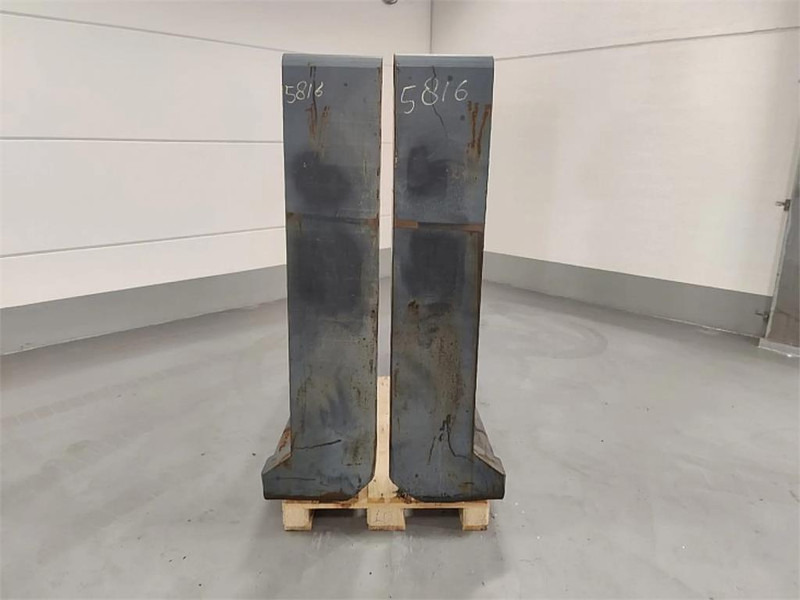 Fork Pin Type - Custom 28.000kg@1200mm // 1800x310x110m - Fourches pour Matériel de manutention: photos 3 Fork Pin Type - Custom 28.000kg@1200mm // 1800x310x110m - Fourches pour Matériel de manutention: photos 3