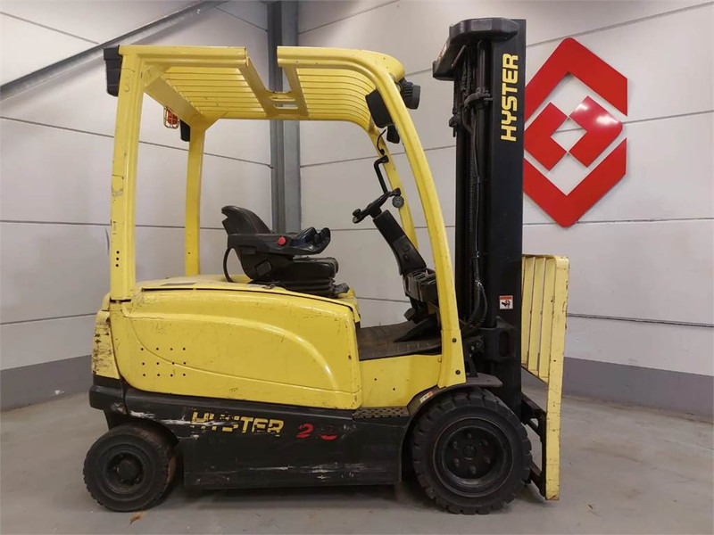 Hyster J2.5 XN-717 - Chariot élévateur électrique: photos 1 Hyster J2.5 XN-717 - Chariot élévateur électrique: photos 1