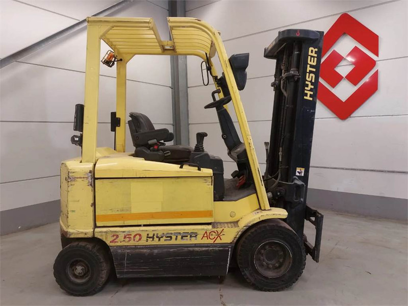 Hyster J2.50XM-717 - Chariot élévateur électrique: photos 1 Hyster J2.50XM-717 - Chariot élévateur électrique: photos 1