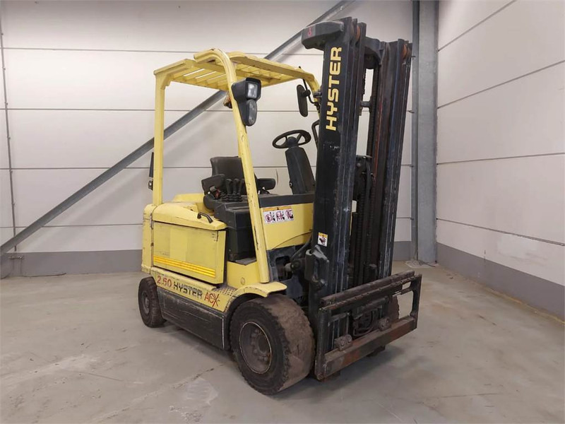 Hyster J2.50XM-717 - Chariot élévateur électrique: photos 2 Hyster J2.50XM-717 - Chariot élévateur électrique: photos 2