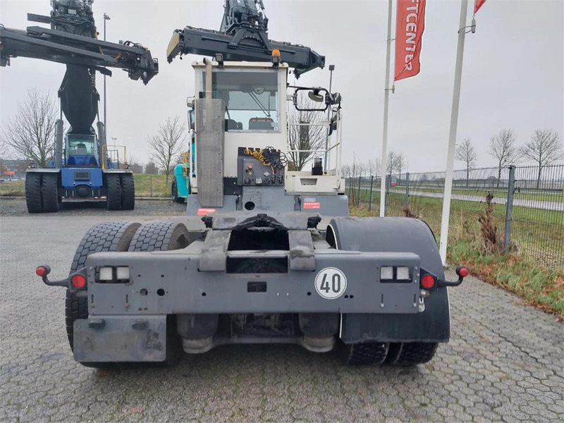 Mafi T225D - Tracteur portuaire: photos 5 Mafi T225D - Tracteur portuaire: photos 5