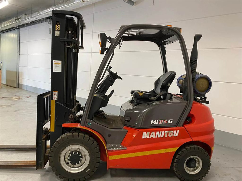 Manitou MI25G - Chariot élévateur à gaz: photos 2 Manitou MI25G - Chariot élévateur à gaz: photos 2