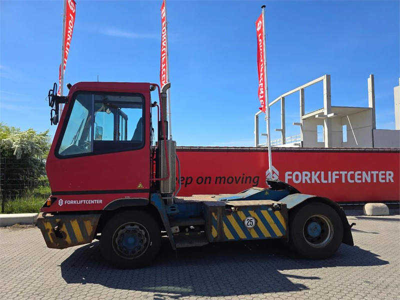 Terberg YT222 - Tracteur portuaire: photos 4 Terberg YT222 - Tracteur portuaire: photos 4