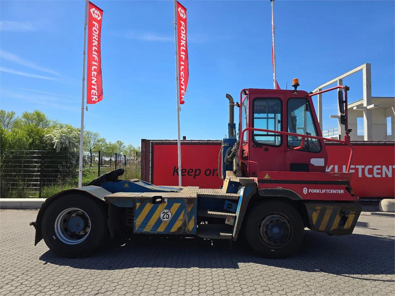 Terberg YT222 - Tracteur portuaire: photos 3 Terberg YT222 - Tracteur portuaire: photos 3