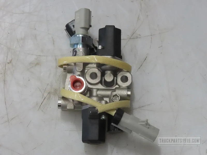 DAF 1888418 Brandstof Inname Module - Pompe à carburant pour Camion: photos 1 DAF 1888418 Brandstof Inname Module - Pompe à carburant pour Camion: photos 1