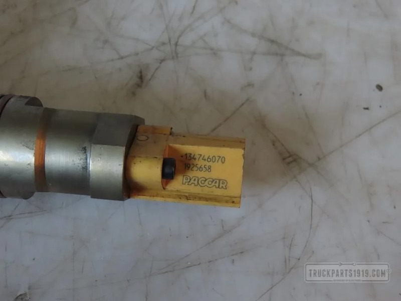 DAF Fuel System Injector - Injecteur pour Camion: photos 2 DAF Fuel System Injector - Injecteur pour Camion: photos 2