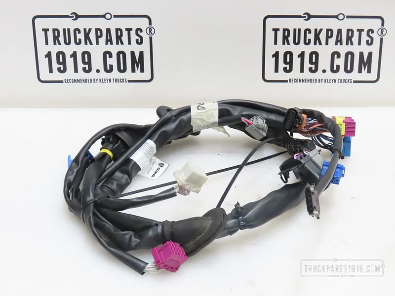 Scania Electrical System Kabelboom deur Re. Scania - Câble/ Fil pour Camion: photos 1 Scania Electrical System Kabelboom deur Re. Scania - Câble/ Fil pour Camion: photos 1
