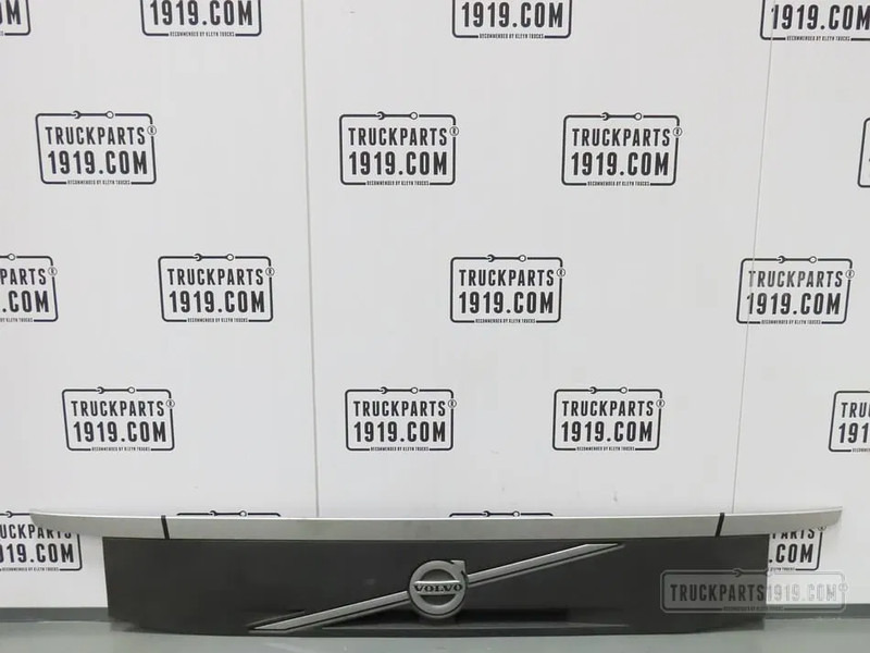 Volvo 84162403 | Grille plaat - Capot pour Camion: photos 1 Volvo 84162403 | Grille plaat - Capot pour Camion: photos 1