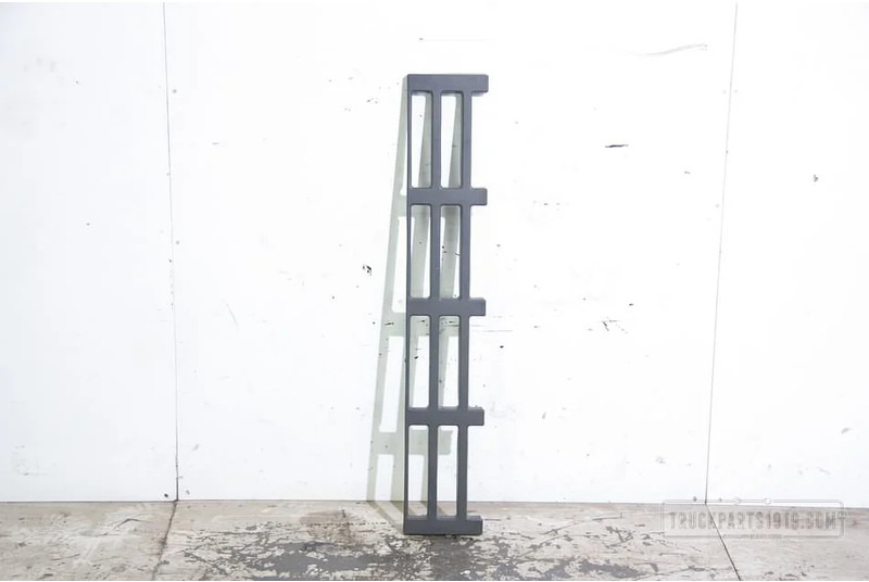 Volvo Body & Chassis Parts Inzetsuk ondergrille Volvo FH - Calandre pour Camion: photos 1 Volvo Body & Chassis Parts Inzetsuk ondergrille Volvo FH - Calandre pour Camion: photos 1