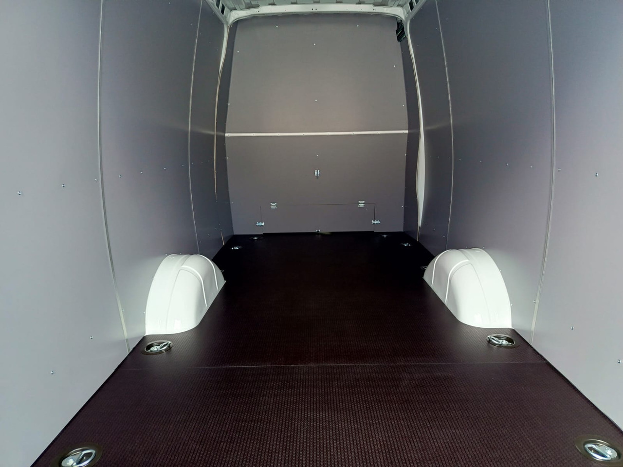 IVECO Daily 35 180 7-Sitzer - Transport de personnes, Utilitaire double cabine: photos 3 IVECO Daily 35 180 7-Sitzer - Transport de personnes, Utilitaire double cabine: photos 3