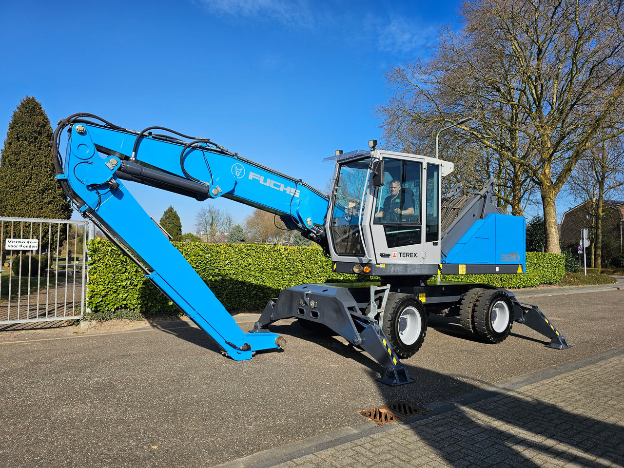 Fuchs MHL 320 With Multi Purpose Stick And Magnet System - Pelle de manutention: photos 5 Fuchs MHL 320 With Multi Purpose Stick And Magnet System - Pelle de manutention: photos 5
