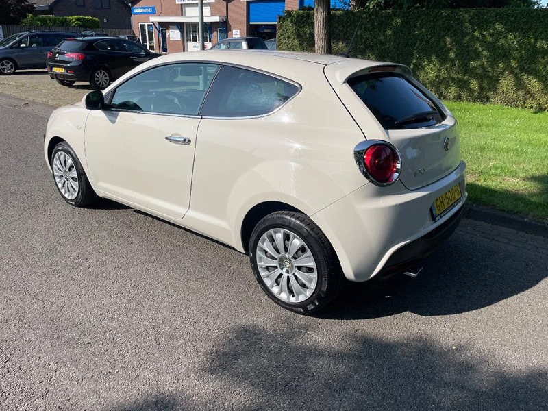 Alfa Romeo MiTo ALFA MITO Diesel MEGA MOOI - Voiture à hayon: photos 3 Alfa Romeo MiTo ALFA MITO Diesel MEGA MOOI - Voiture à hayon: photos 3