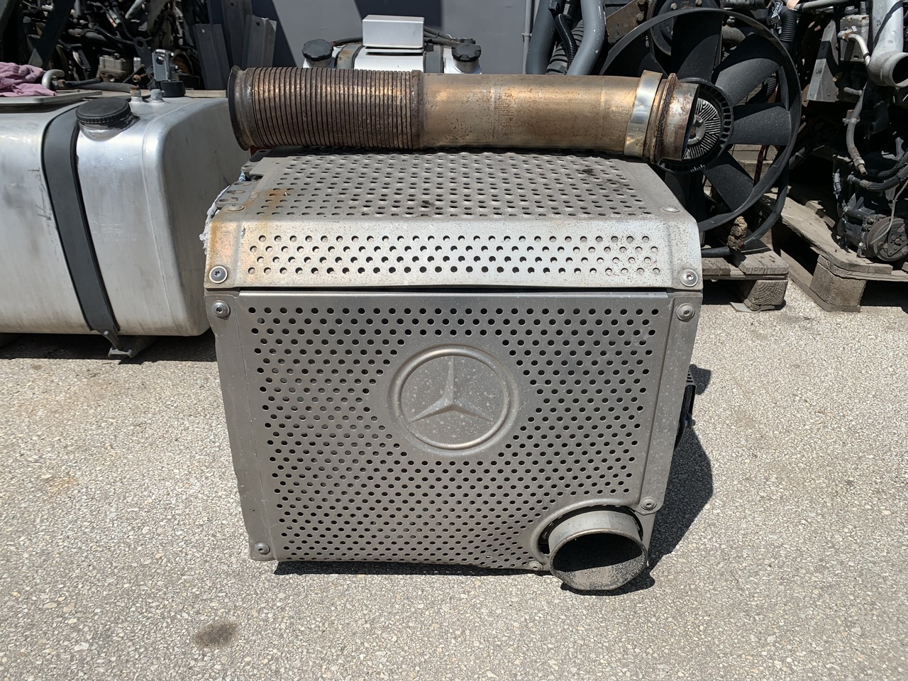 CATALYTIC CONVERTER 230L EURO 5 ACTROS MP3 - Catalyseur pour Camion: photos 1 CATALYTIC CONVERTER 230L EURO 5 ACTROS MP3 - Catalyseur pour Camion: photos 1