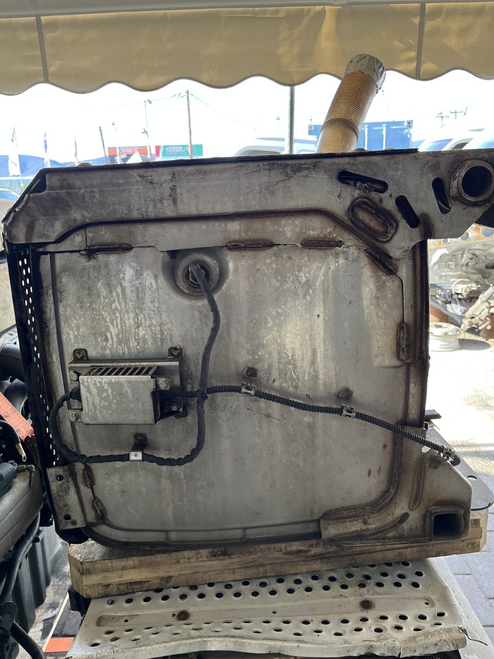 CATALYTIC CONVERTER 230L EURO 5 ACTROS MP3 - Catalyseur pour Camion: photos 2 CATALYTIC CONVERTER 230L EURO 5 ACTROS MP3 - Catalyseur pour Camion: photos 2