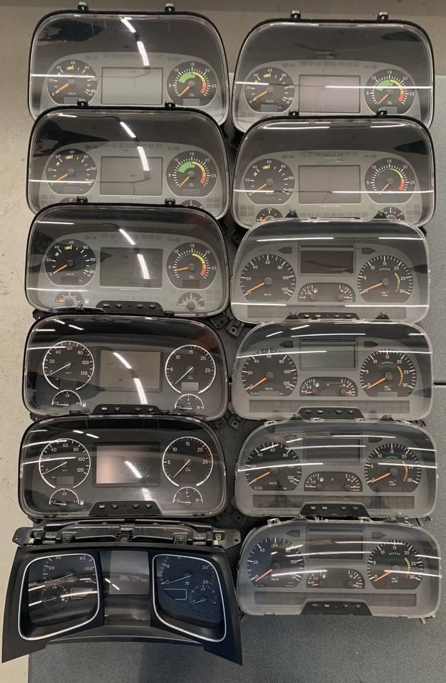 MERCEDES ACTROS MP1-MP2-MP3-MP4-ATEGO2 ELECTRONIC INSTRUMENT EURO 2/3/4/5 - Chronotachygraphe pour Camion: photos 5 MERCEDES ACTROS MP1-MP2-MP3-MP4-ATEGO2 ELECTRONIC INSTRUMENT EURO 2/3/4/5 - Chronotachygraphe pour Camion: photos 5