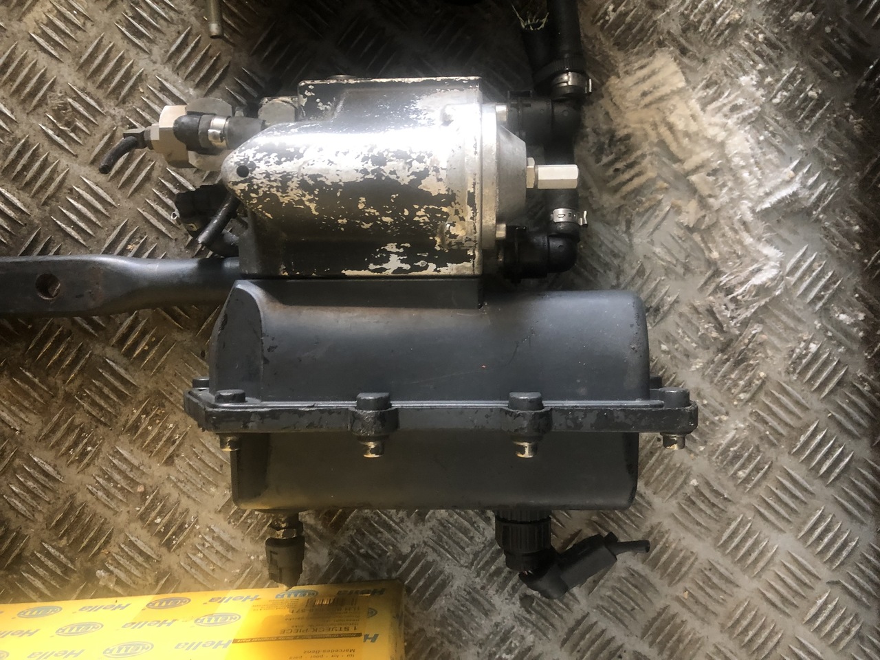 MERCEDES-BENZ ACTROS-ATEGO ADBLUE PUMP MODULE - Pompe à carburant pour Camion: photos 3 MERCEDES-BENZ ACTROS-ATEGO ADBLUE PUMP MODULE - Pompe à carburant pour Camion: photos 3