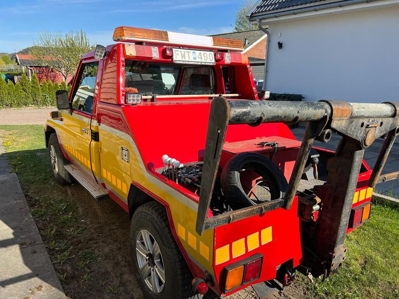Toyota LAND CRUISER 70 P - Remorqueuse: photos 2 Toyota LAND CRUISER 70 P - Remorqueuse: photos 2