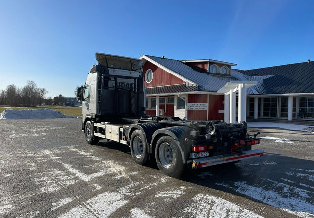 Volvo FM460 6X4 KOUKKUAUTO - Camion ampliroll: photos 2 Volvo FM460 6X4 KOUKKUAUTO - Camion ampliroll: photos 2