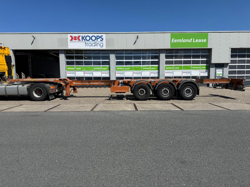 Broshuis MFCC container chassis Multi functioneel 2x 20 1x 30 1x 40 1x 45 saf assen uitschuifbaar tot 14,40 - Semi-remorque châssis: photos 1 Broshuis MFCC container chassis Multi functioneel 2x 20 1x 30 1x 40 1x 45 saf assen uitschuifbaar tot 14,40 - Semi-remorque châssis: photos 1