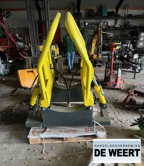 Digmag ronde balenklem + manitou snelwissel - Pinces pour Machine agricole: photos 3 Digmag ronde balenklem + manitou snelwissel - Pinces pour Machine agricole: photos 3