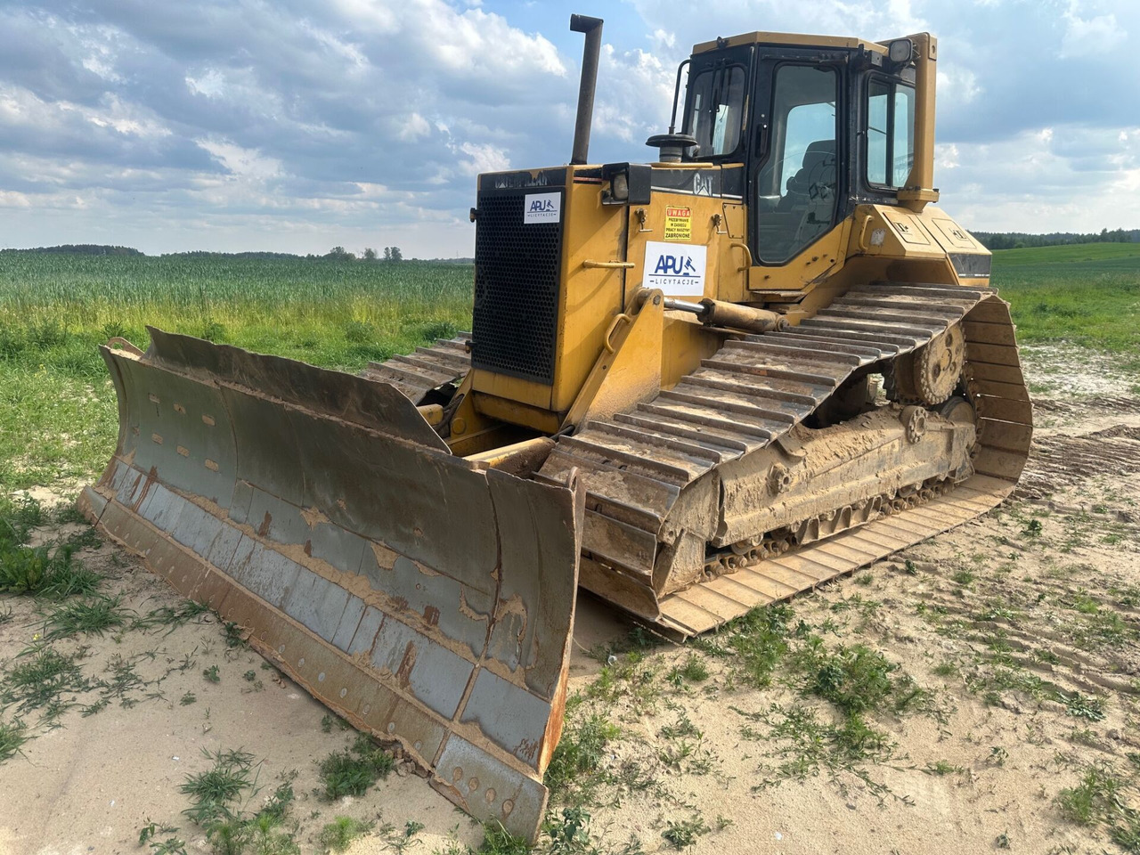 Caterpillar D6M LGP - Bulldozer: photos 1 Caterpillar D6M LGP - Bulldozer: photos 1