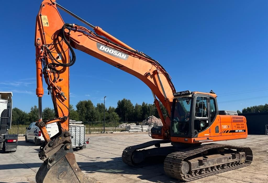 Doosan DX255LC-3 - Pelle sur chenille: photos 1 Doosan DX255LC-3 - Pelle sur chenille: photos 1