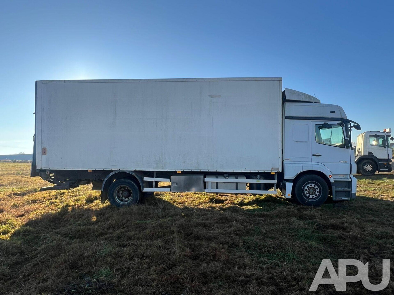 Mercedes-Benz Axor 1829 - Camion fourgon: photos 4 Mercedes-Benz Axor 1829 - Camion fourgon: photos 4