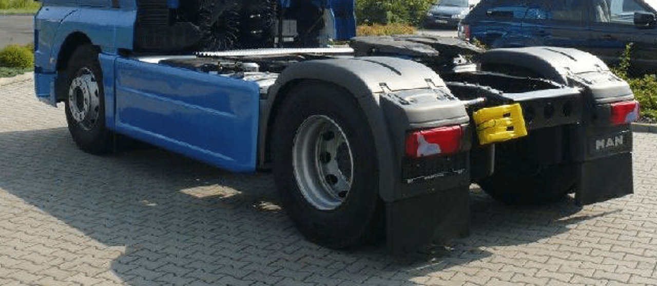 MAN TGA TGX ZIJSKIRT SET WB 3600MM EURO 3-5 PRIMER 000078 - Carrosserie et extérieur pour Camion: photos 2 MAN TGA TGX ZIJSKIRT SET WB 3600MM EURO 3-5 PRIMER 000078 - Carrosserie et extérieur pour Camion: photos 2
