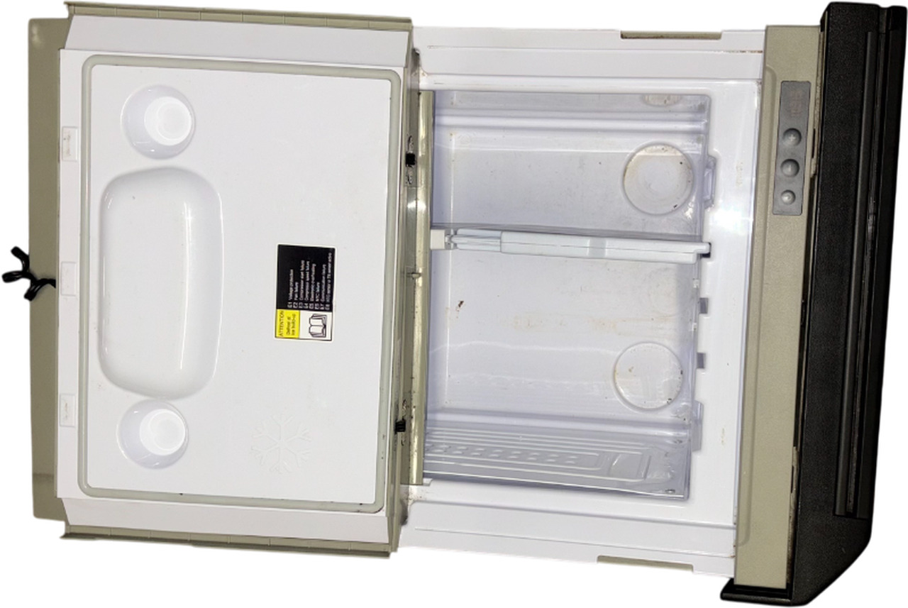 VOLVO FH4 KOELER (KOELBOX ONDER BED) COMPLEET + borg 82174077UC - Cabine et intérieur pour Camion: photos 3 VOLVO FH4 KOELER (KOELBOX ONDER BED) COMPLEET + borg 82174077UC - Cabine et intérieur pour Camion: photos 3