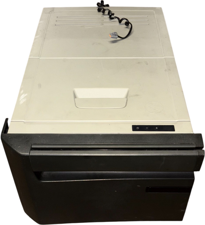 VOLVO FH4 KOELER (KOELBOX ONDER BED) COMPLEET + borg 82174077UC - Cabine et intérieur pour Camion: photos 4 VOLVO FH4 KOELER (KOELBOX ONDER BED) COMPLEET + borg 82174077UC - Cabine et intérieur pour Camion: photos 4