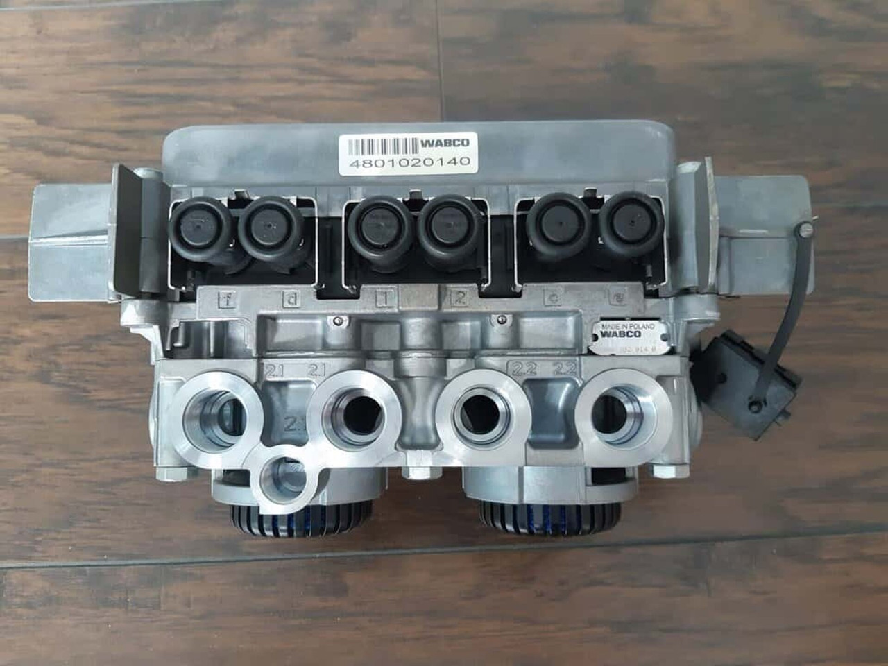 WABCO EBS MODULATOR SCHMITZ,KRONE NIEUW + deposit 4801020140 - Valve de frein pour Camion: photos 1 WABCO EBS MODULATOR SCHMITZ,KRONE NIEUW + deposit 4801020140 - Valve de frein pour Camion: photos 1