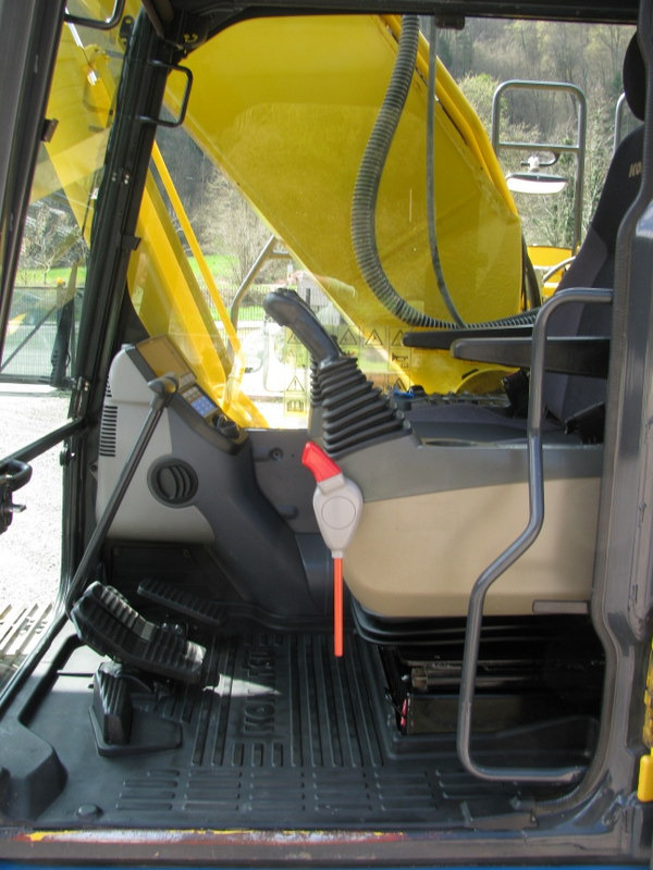 Pelle sur chenille KOMATSU PC240NLC-10 TOP condition: photos 22