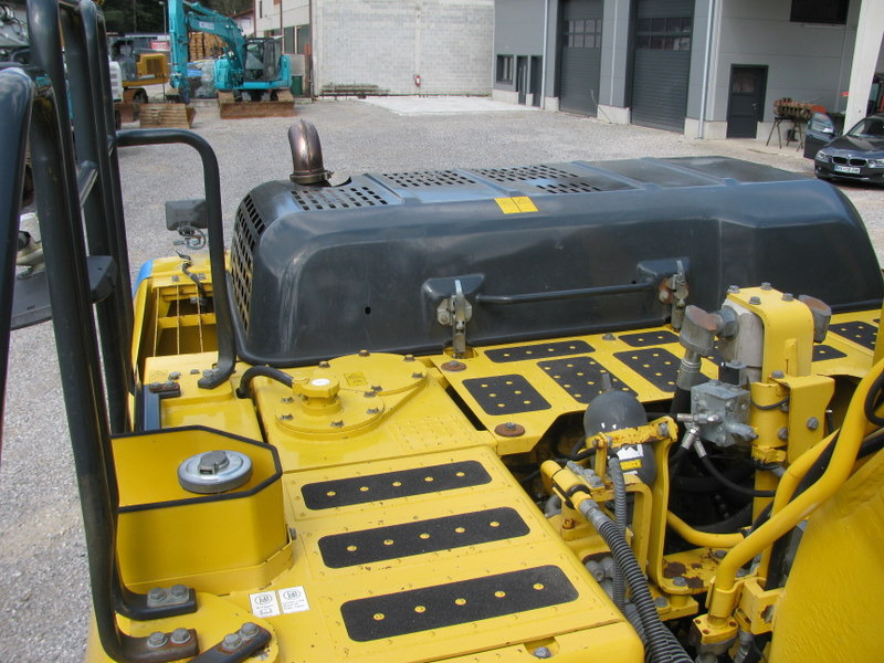 Pelle sur chenille KOMATSU PC240NLC-10 TOP condition: photos 19