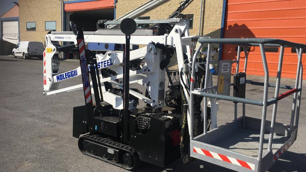 Oil & Steel 14.12 TWIN - Nacelle: photos 1 Oil & Steel 14.12 TWIN - Nacelle: photos 1