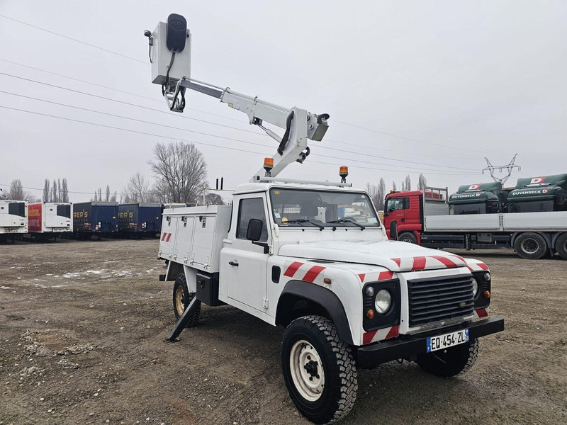 Land Rover Defender 120 4x4 - MOVEX Lifting Basket 10,5m - Camion, Camion grue: photos 1 Land Rover Defender 120 4x4 - MOVEX Lifting Basket 10,5m - Camion, Camion grue: photos 1