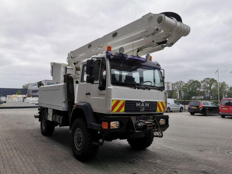 MAN LE 18.280 - Lifting basket 20,3m 4x4 - Camion, Camion grue: photos 3 MAN LE 18.280 - Lifting basket 20,3m 4x4 - Camion, Camion grue: photos 3