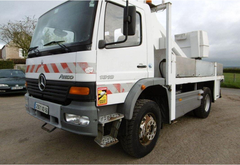 Mercedes-Benz Atego 1318 Nacelle - Lifting basket truck - Camion, Camion grue: photos 1 Mercedes-Benz Atego 1318 Nacelle - Lifting basket truck - Camion, Camion grue: photos 1
