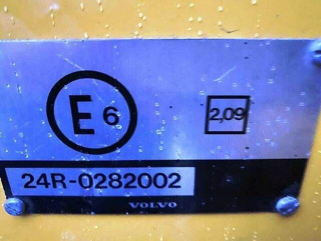 Volvo F 6 RAIL ROAD Platform Schienen TWO WAY - Camion, Camion grue: photos 2 Volvo F 6 RAIL ROAD Platform Schienen TWO WAY - Camion, Camion grue: photos 2