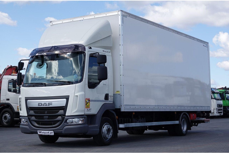 DAF LF 210 / KONTENER - 7 M / SOLÓWKA / WINDA DHOLLANDIA / EURO 6 - Camion fourgon: photos 2 DAF LF 210 / KONTENER - 7 M / SOLÓWKA / WINDA DHOLLANDIA / EURO 6 - Camion fourgon: photos 2