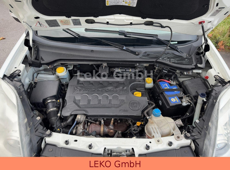 Utilitaire frigorifique Fiat Doblò Multijet 1,6 Mit: photos 14 Utilitaire frigorifique Fiat Doblò Multijet 1,6 Mit: photos 14