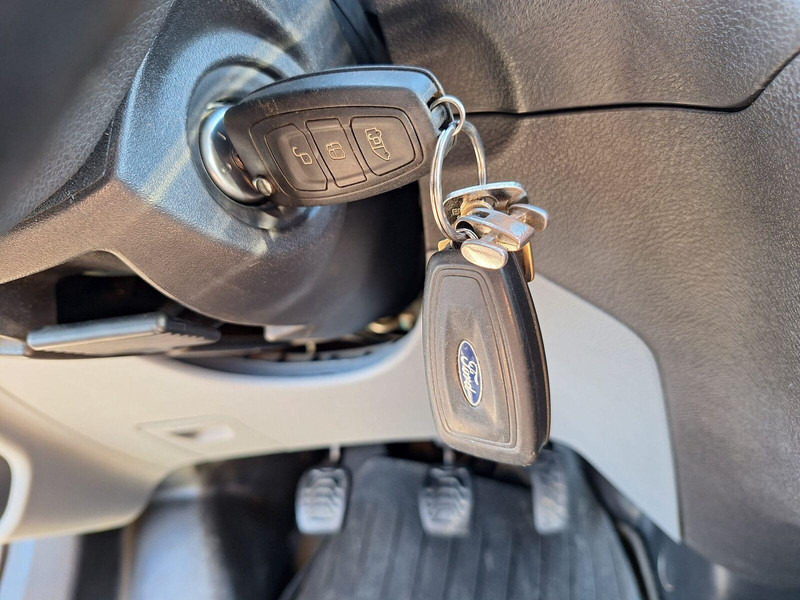 Fourgon grand volume, Utilitaire double cabine Ford Transit 330 2,0 tdci - doka koffer 7 personal: photos 18 Fourgon grand volume, Utilitaire double cabine Ford Transit 330 2,0 tdci - doka koffer 7 personal: photos 18