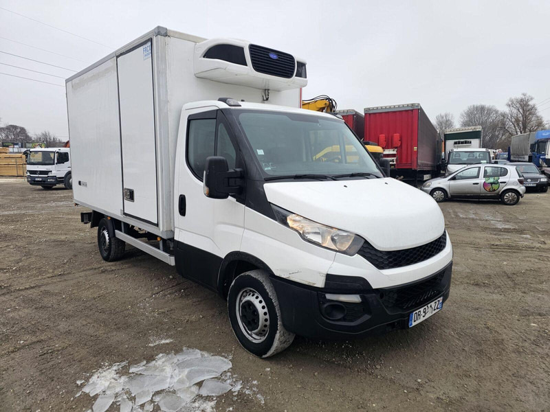 Iveco 35-130 S - Carrier Pulsor 350 frigo - Utilitaire frigorifique: photos 1 Iveco 35-130 S - Carrier Pulsor 350 frigo - Utilitaire frigorifique: photos 1