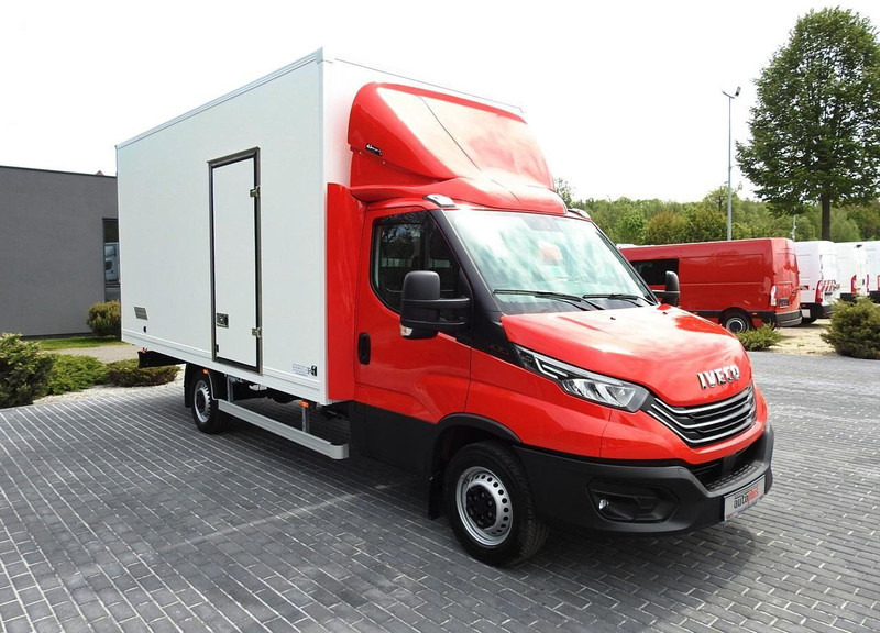 Iveco DAILY 35S18 NOWY KONTENER 10 PALET TEMPOMAT NAWIGACJA KLIMATYZAC - Fourgon grand volume: photos 4 Iveco DAILY 35S18 NOWY KONTENER 10 PALET TEMPOMAT NAWIGACJA KLIMATYZAC - Fourgon grand volume: photos 4