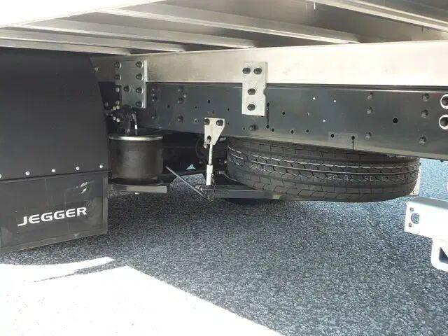 Camion fourgon neuf Iveco Daily 70C18 - Koffer+tail lift: photos 15 Camion fourgon neuf Iveco Daily 70C18 - Koffer+tail lift: photos 15