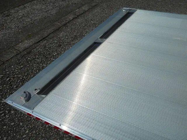 Camion fourgon neuf Iveco Daily 70C18 - Koffer+tail lift: photos 13 Camion fourgon neuf Iveco Daily 70C18 - Koffer+tail lift: photos 13