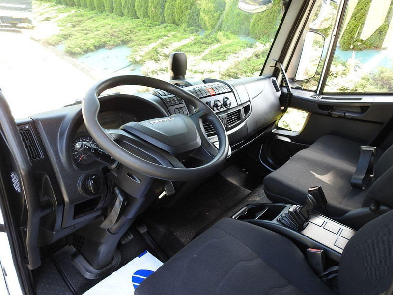 Iveco EUROCARGO 120 - 220 PLANDEKA WINDA 20 PALET AUTOMAT KLIMATYZACJA - Camion fourgon: photos 2 Iveco EUROCARGO 120 - 220 PLANDEKA WINDA 20 PALET AUTOMAT KLIMATYZACJA - Camion fourgon: photos 2