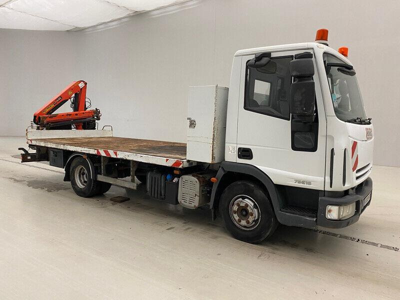 Iveco Eurocargo 75E18 - Camion plateau, Camion grue: photos 2 Iveco Eurocargo 75E18 - Camion plateau, Camion grue: photos 2