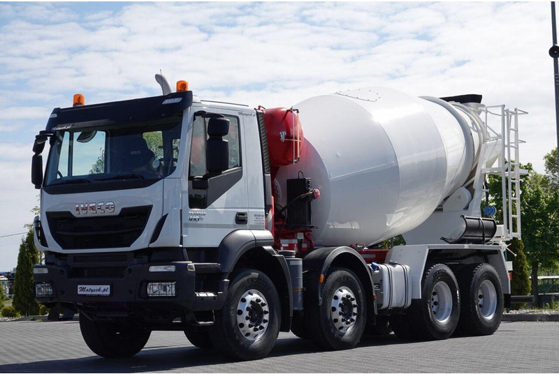 Iveco TRAKKER 410 / 8X4 / BETONOMIESZARKA 9 M3 / PUTZMEISTER / ALUFELG - Camion malaxeur: photos 1 Iveco TRAKKER 410 / 8X4 / BETONOMIESZARKA 9 M3 / PUTZMEISTER / ALUFELG - Camion malaxeur: photos 1