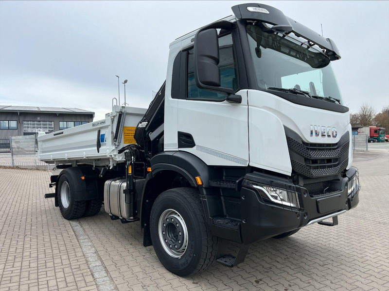 Iveco X-WAY AD200X36/P HR OFF 3 way tipper - Camion benne, Camion grue: photos 1 Iveco X-WAY AD200X36/P HR OFF 3 way tipper - Camion benne, Camion grue: photos 1